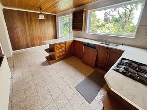 Kitchen Diner- click for photo gallery